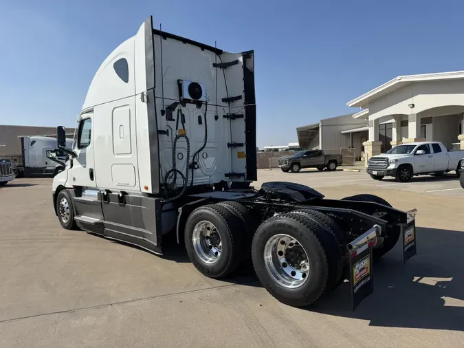 2022 Freightliner Cascadia