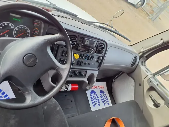 2018 FREIGHTLINER/MERCEDES M2 106