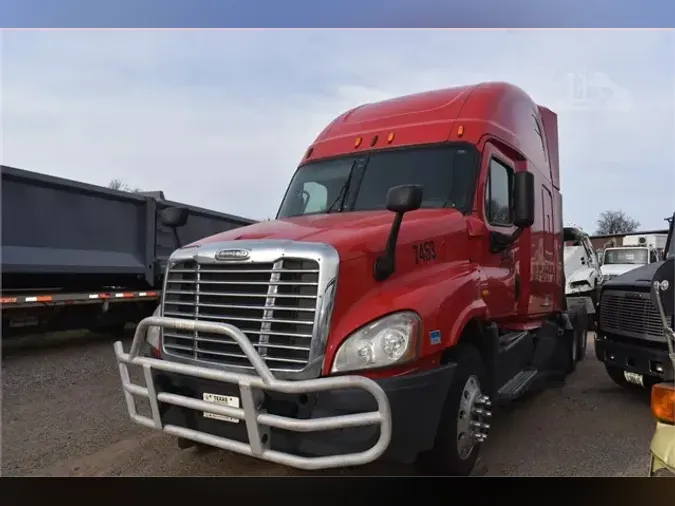 2015 FREIGHTLINER CASCADIA 125