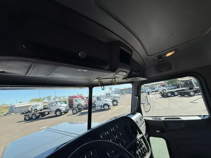 2020 Peterbilt 389
