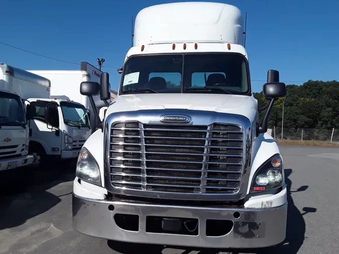 2016 FREIGHTLINER/MERCEDES CASCADIA 125