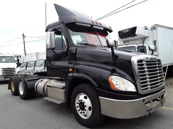 2019 FREIGHTLINER/MERCEDES CASCADIA 125c8f8f1ab0f36f62aac5c1b0a52ad21b2