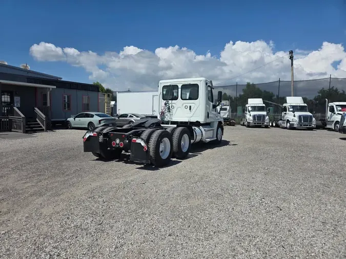 2020 FREIGHTLINER/MERCEDES CASCADIA 125c8f9831ea8bbc56aa954987670c8562a