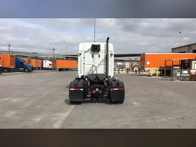 2021 Freightliner Cascadia 126