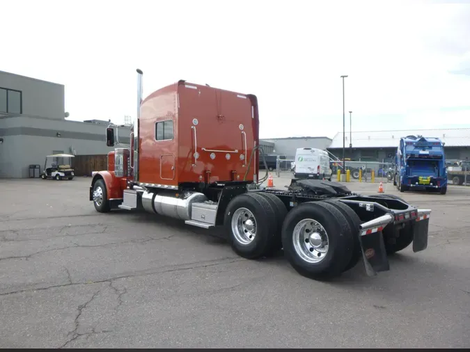 2022 Peterbilt 389