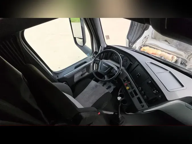 2021 FREIGHTLINER CA126