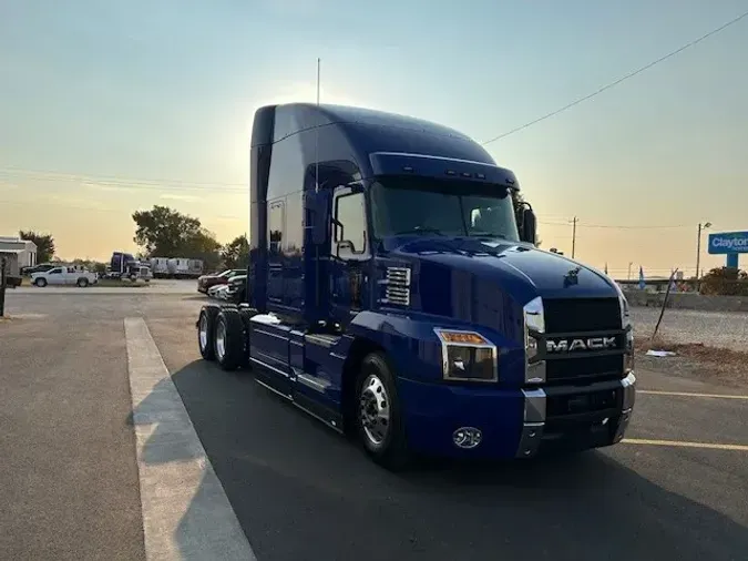 2025 MACK AN64T70