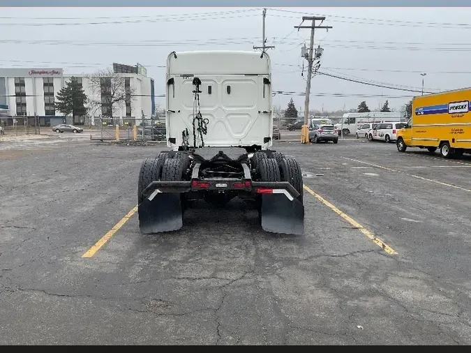 2019 Freightliner T12664ST