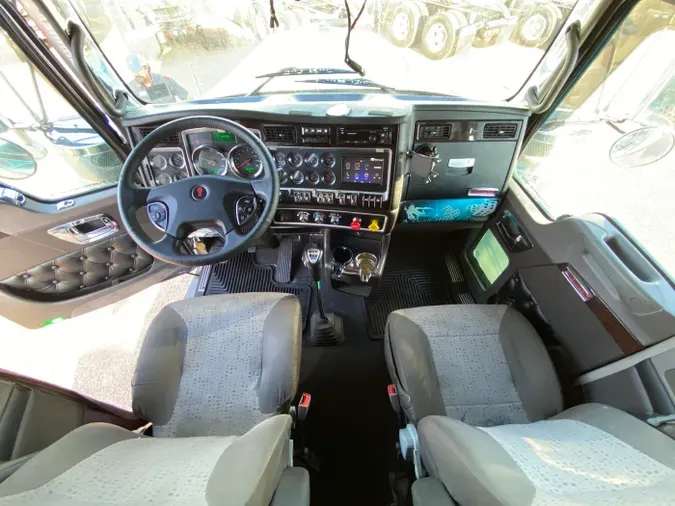 2021 Kenworth W900L