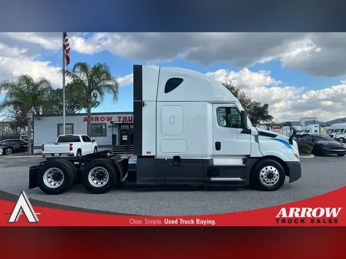 2021 FREIGHTLINER CA126