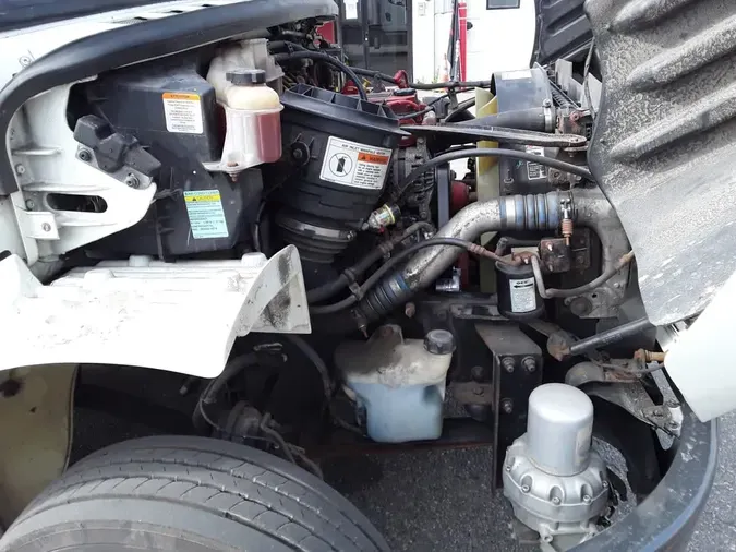 2018 FREIGHTLINER M2 106