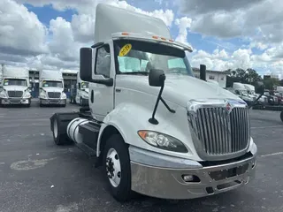 2019 NAVISTAR INTERNATIONAL RH613 DAYCAB S/A