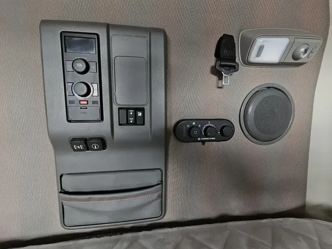 2022 VOLVO VNL64T740