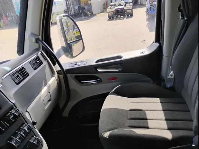 2023 Peterbilt 579c910bbe3e83d3039e0eeac18de19af33