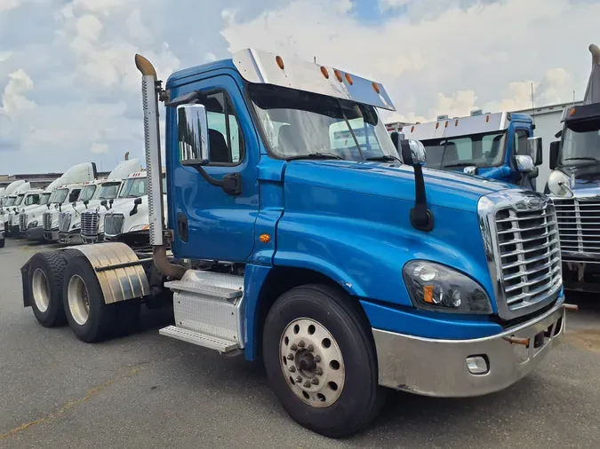 2018 FREIGHTLINER/MERCEDES CASCADIA 125