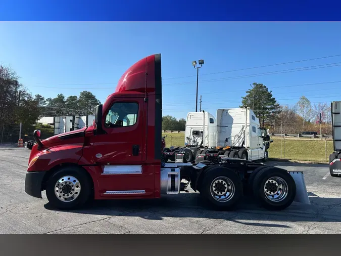 2021 FREIGHTLINER CASCADIA 126