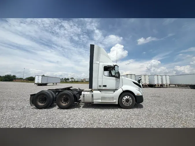 2020 Volvo VNL300