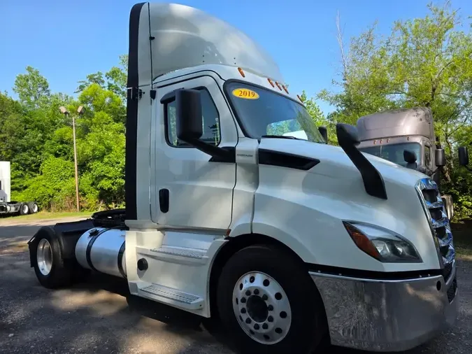 2019 FREIGHTLINER NEW CASCADIA 116