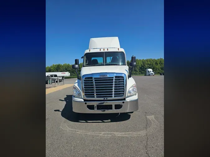 2018 FREIGHTLINER/MERCEDES CASCADIA 125