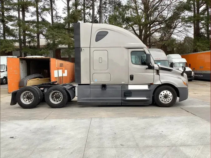 2021 Freightliner Cascadia