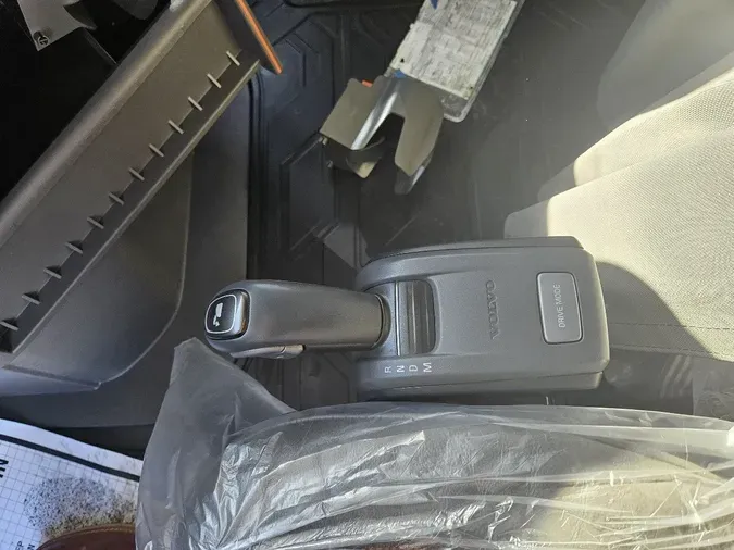 2021 VOLVO VNL64T860c91a5085f222c7cbe416bb2e30185895