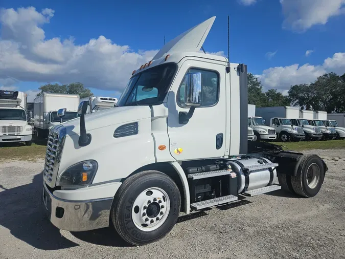 2020 FREIGHTLINER/MERCEDES CASCADIA 113c91b19d85b760c8f914aed30bb359b4f