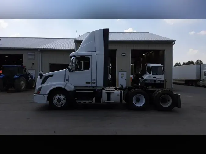 2016 Volvo VNL300