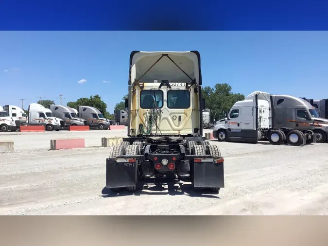 2020 Freightliner Cascadia 126