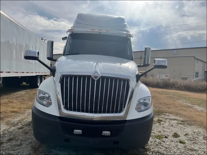 2019 NAVISTAR INTERNATIONAL LT625 SLPR CAB