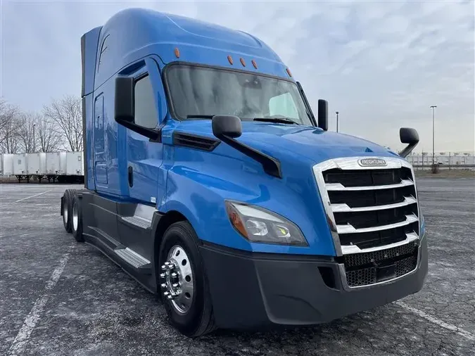 2021 FREIGHTLINER CA126