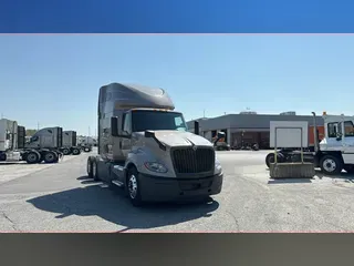 2022 International LT