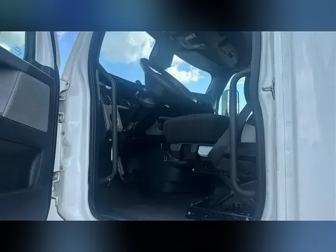 2021 FREIGHTLINER CA126