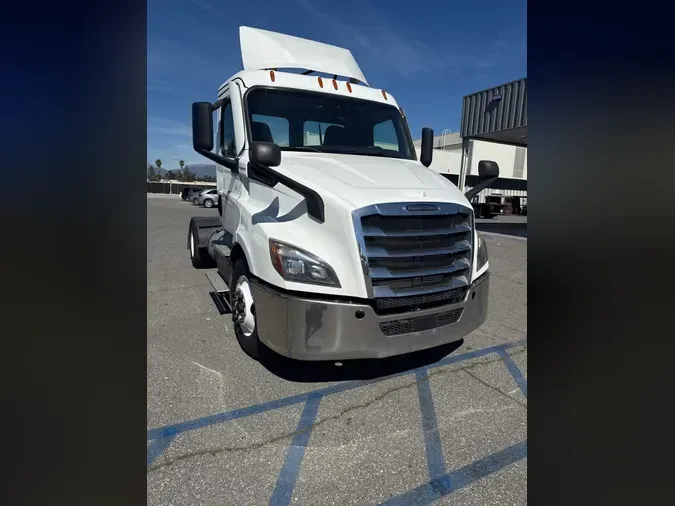 2020 FREIGHTLINER/MERCEDES NEW CASCADIA 116