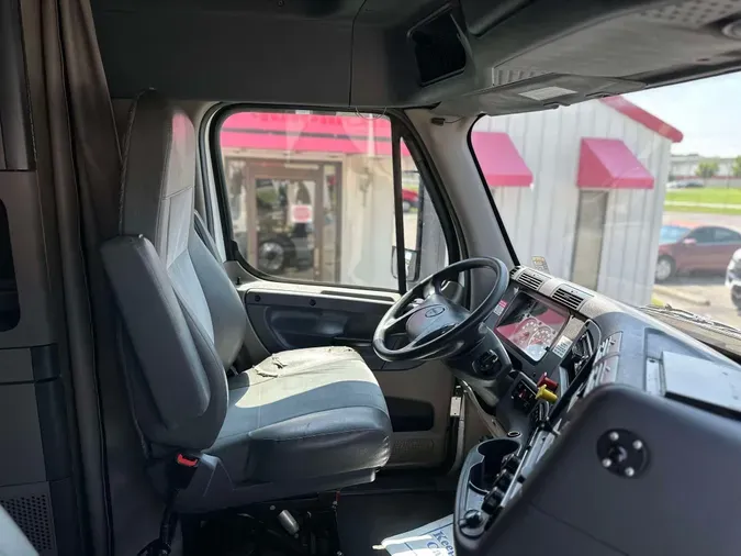 2019 FREIGHTLINER CASCADIA