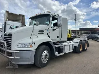 2014 MACK PINNACLE CXU613