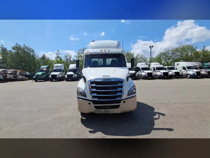 2020 Freightliner Cascadia 126c92f54f5526fc6a4356c2648a04e15a5