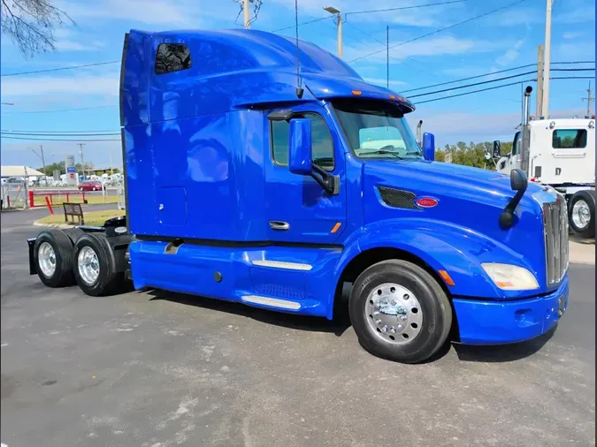2022 Peterbilt 579c931e89f87037d95a45d83e648003852