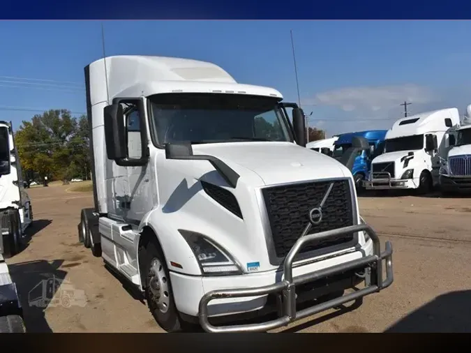 2019 VOLVO VNR64T640