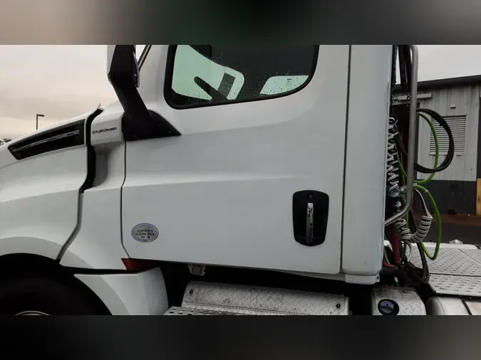 2019 Freightliner Cascadia 126c939ea25f6e41947a9407930e5a7f74d