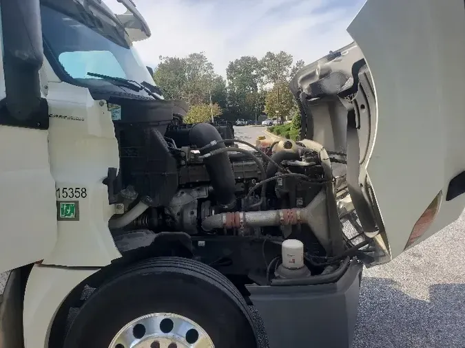 2018 Freightliner T12664ST