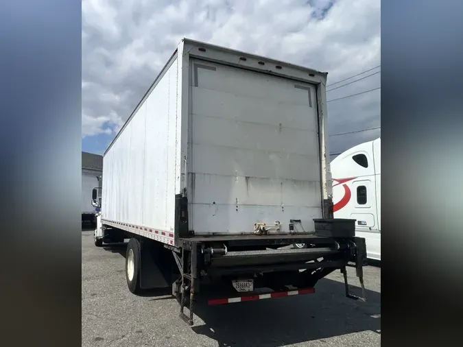 2017 FREIGHTLINER M2 106