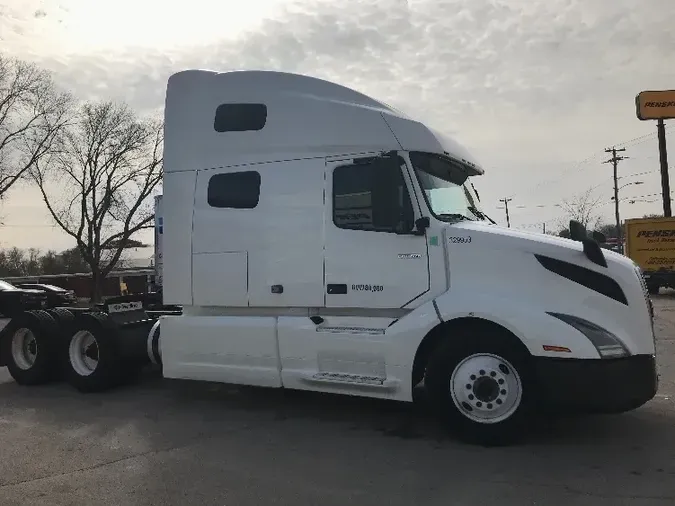 2019 Volvo VNL64760