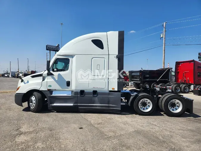 2020 FREIGHTLINER Cascadia 126