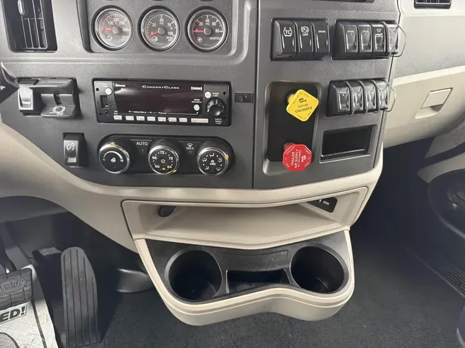 2023 Peterbilt 579c946113e74674e75050ae0103762596e