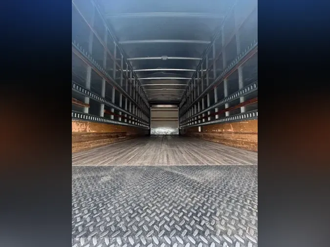 2018 FREIGHTLINER M2 106