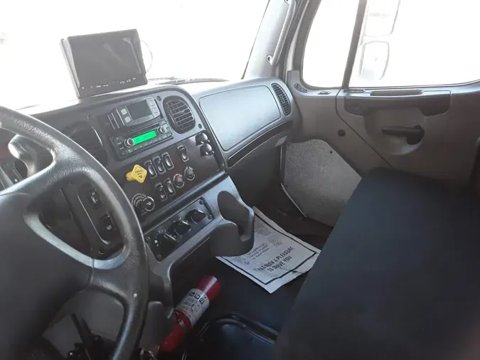 2020 FREIGHTLINER/MERCEDES M2 106