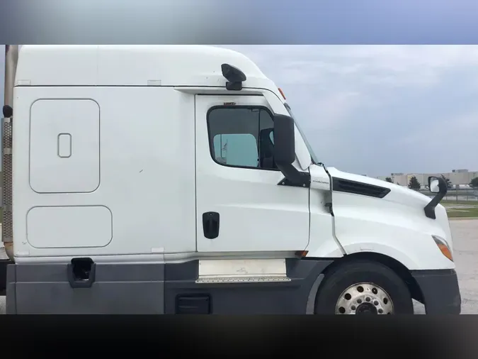 2022 Freightliner Cascadia 126c94bd8ba0f10b6105dd088a6d752762c