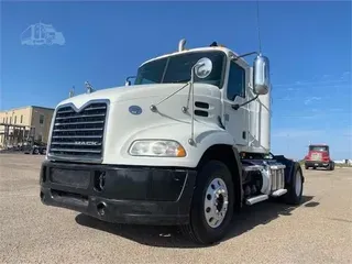 2014 MACK PINNACLE CXU613