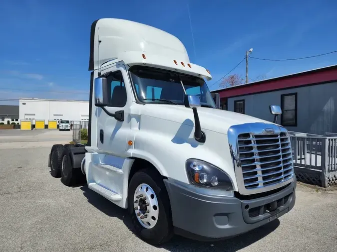 2018 FREIGHTLINER/MERCEDES CASCADIA 125
