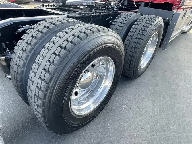 2019 FREIGHTLINER CASCADIA